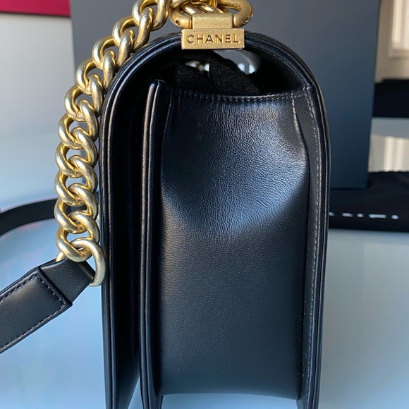 SOLD❌Authentic Chanel New Medium Boy Bag - Picture 6 of 11
